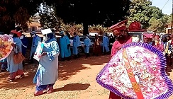 Les enseignants de la Vina accompagne leur collègue décédée.