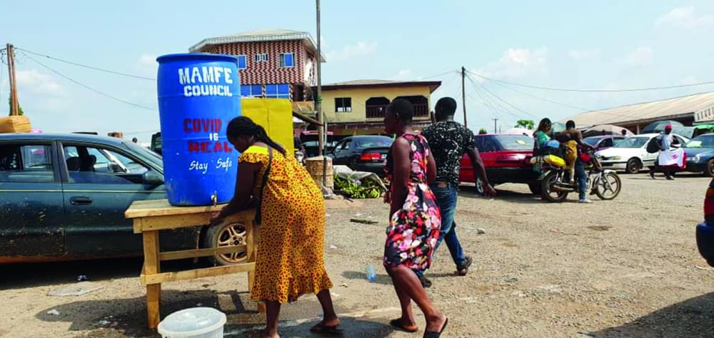 Manyu Division : Compulsory Hands Washing And Sanitizing Manyu Division : Compulsory Hands Washing And Sanitizing