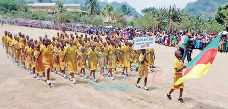 Centre : avec discipline et patriotisme