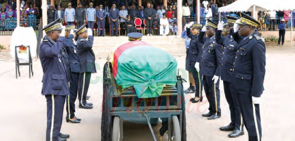 Sûreté nationale: Honneurs pour un divisionnaire