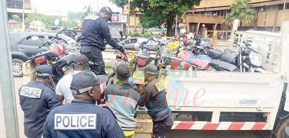 Circulation des motos à Yaoundé : les autorités durcissent le ton Circulation des motos à Yaoundé : les autorités durcissent le ton