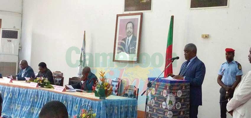 Le Pr. Adolphe Minkoa She s’est dit engagé à faire émerger l’UYII-Soa. Le Pr. Adolphe Minkoa She s’est dit engagé à faire émerger l’UYII-Soa.