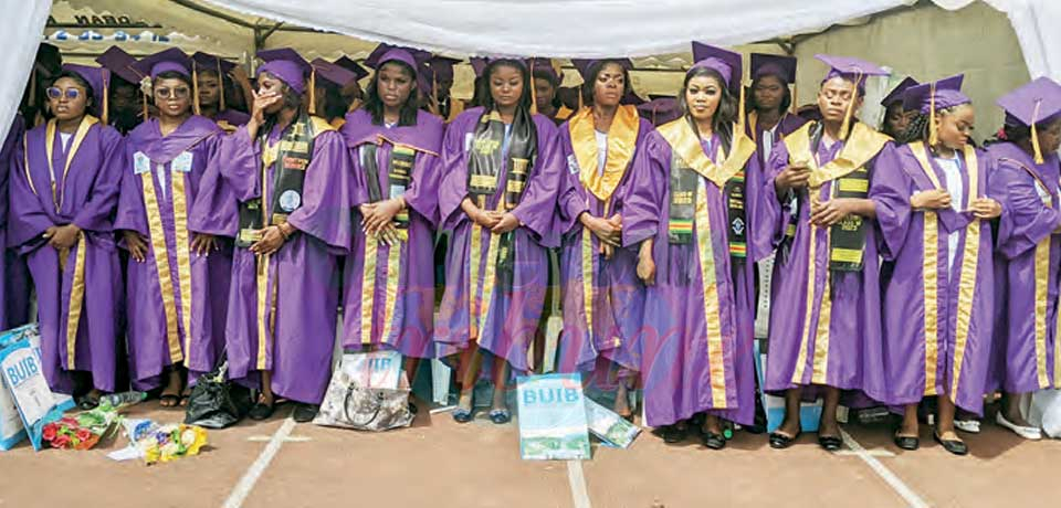 BUIB graduates pose for posterity at their silver jubilee.