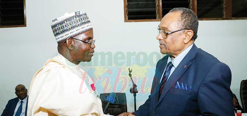 Mamadou Baba Oumar félicité par le ministre Grégoire Owona