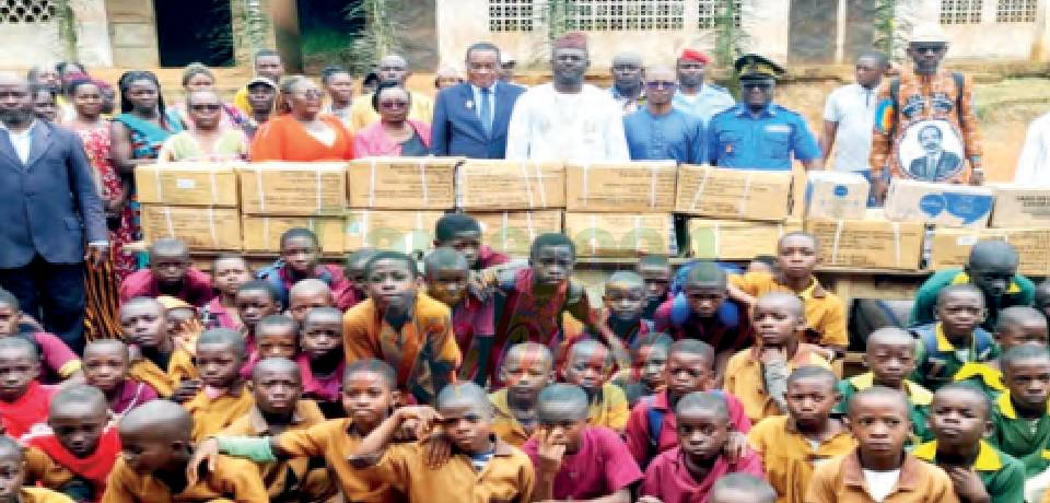 Okola: L’honorable Gabriel Koah Songo soutient les écoliers