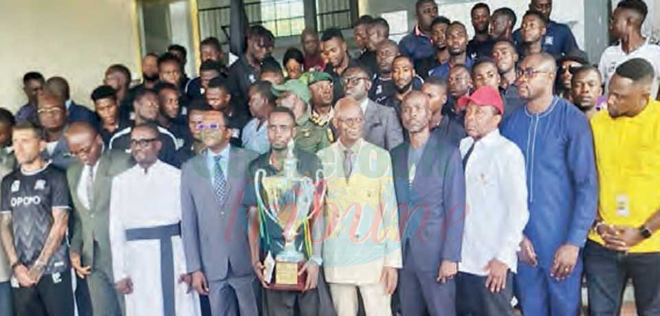 South West : OPOPO Presents Trophy to Governor