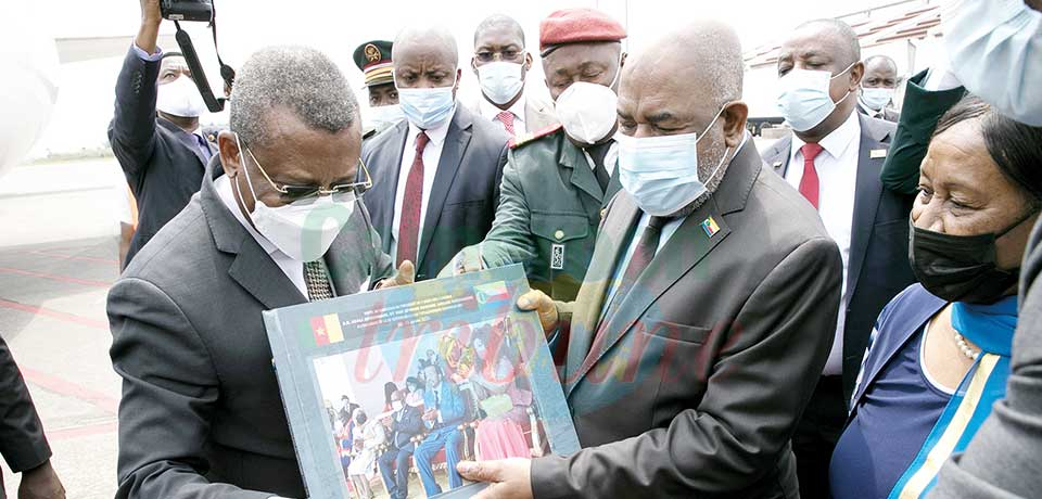 The farewell airport ceremony in honour of the President of the Union of Comoros.