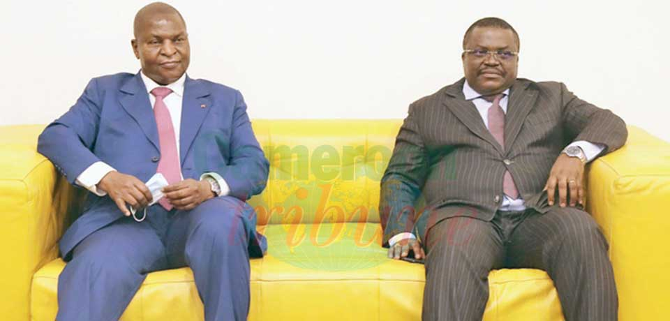 Le président Touadera et le gouverneur Samuel Dieudonné Ivaha Diboua.