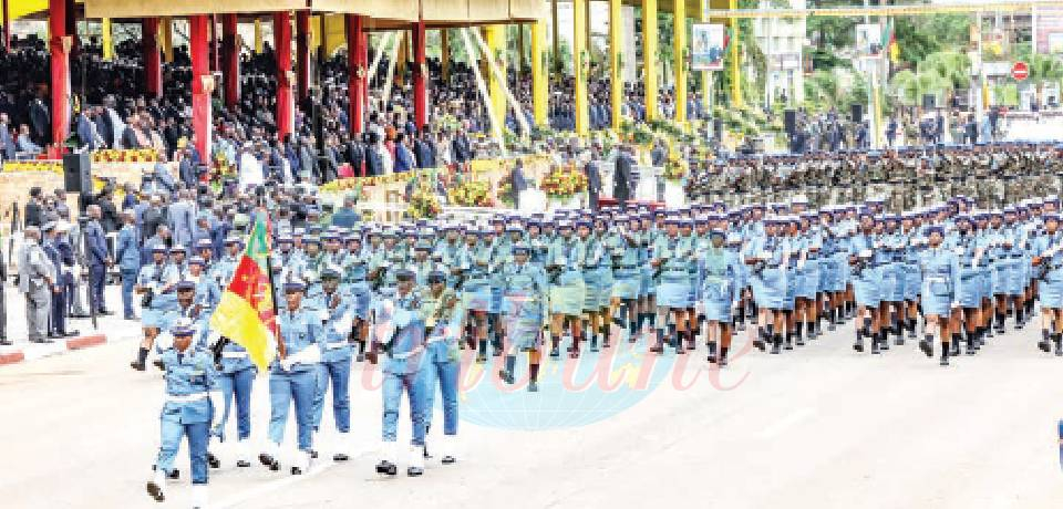 Défilé des troupes à pied: Force et respect !