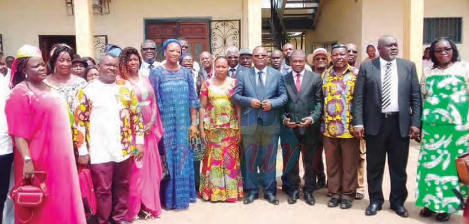 Sanaga-maritime : les 11 maires en équipe