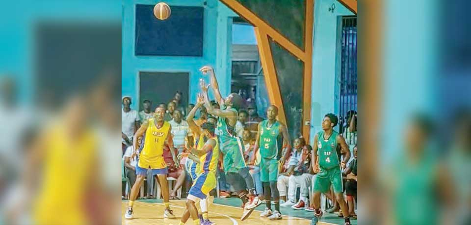 Basketball Final Four : FAP, UDLA Top First Leg