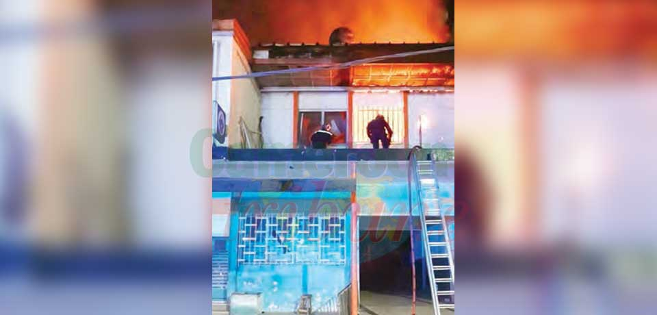 Garoua : incendie à l'agence Orange Cameroun Garoua : incendie à l'agence Orange Cameroun