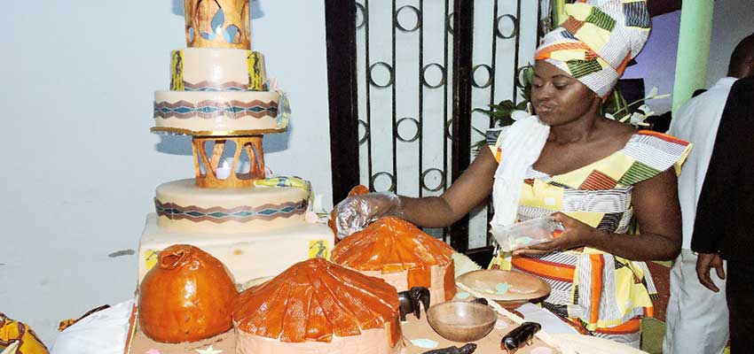 Au-delà des goûts classiques, Claire se sert de fruits locaux pour réaliser ses gâteaux.