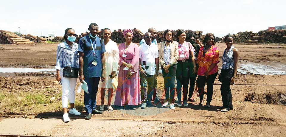 Leadership et patriotisme : des jeunes en entreprises à Douala Leadership et patriotisme : des jeunes en entreprises à Douala