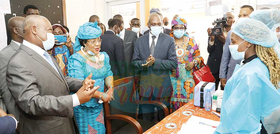 Vaccination des agents publics : deux ministres sur le terrain