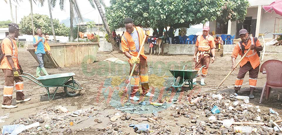 Limbe : HYSACAM Cleans Down Beach For AFCON Guests