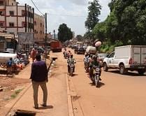 -	A Ngaoundéré, l’obtention d’un titre foncier est suspendue.