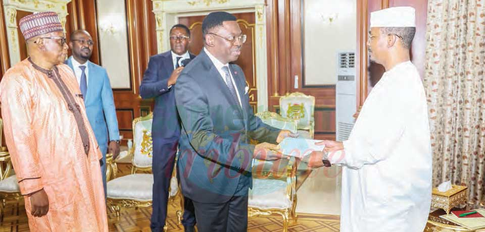 Le ministre d’Etat, secrétaire général de la présidence de la République, Ferdinand Ngoh Ngoh, a été reçu en audience hier par le chef de l’Etat tchadien, le général Mahamat Idriss Deby Itno.