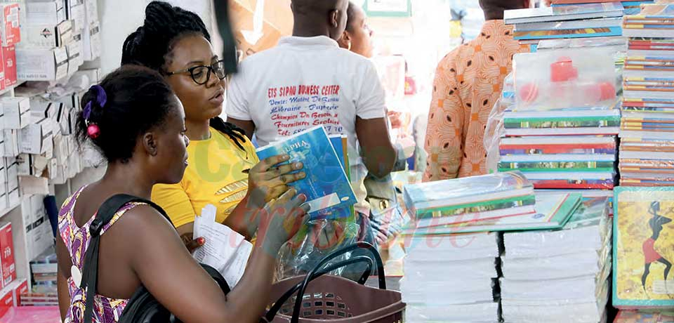 Fournitures scolaires : librairies et grandes surfaces approvisionnées Fournitures scolaires : librairies et grandes surfaces approvisionnées