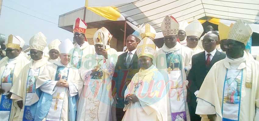 Bamenda Archdiocese : His Grace Andrew Nkea Takes Possession