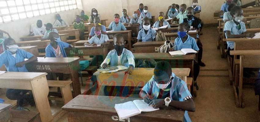 Garoua : enseignants et élèves en poste Garoua : enseignants et élèves en poste