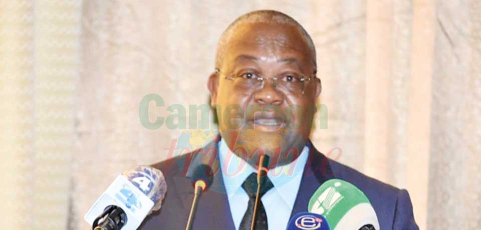 Public Service and Administrative Reforms Minister giving clarifications to MPs. Public Service and Administrative Reforms Minister giving clarifications to MPs.