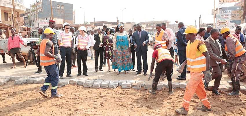Entretien des voiries de Yaoundé : le Minhdu sur les chantiers Entretien des voiries de Yaoundé : le Minhdu sur les chantiers