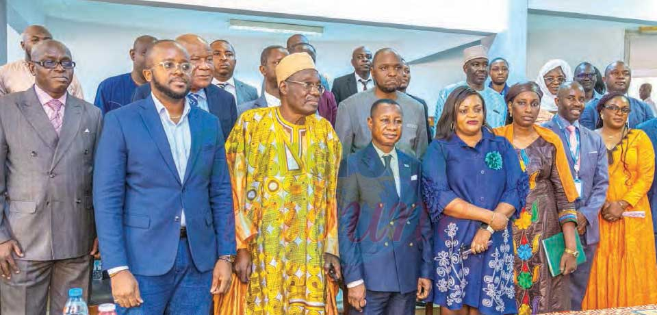 Les travaux d’élaboration de la stratégie nationale de la digitalisation de l’enseignement et de la formation technique et professionnelle lancés hier à Yaoundé par Issa Tchiroma Bakary. Les travaux d’élaboration de la stratégie nationale de la digitalisation de l’enseignement et de la formation technique et professionnelle lancés hier à Yaoundé par Issa Tchiroma Bakary.