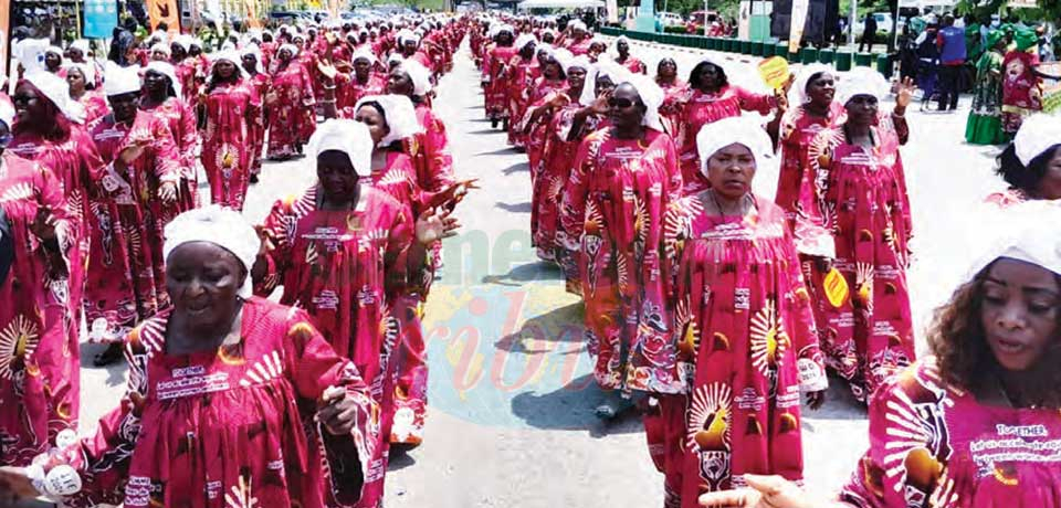 Douala : un défilé tout en beauté