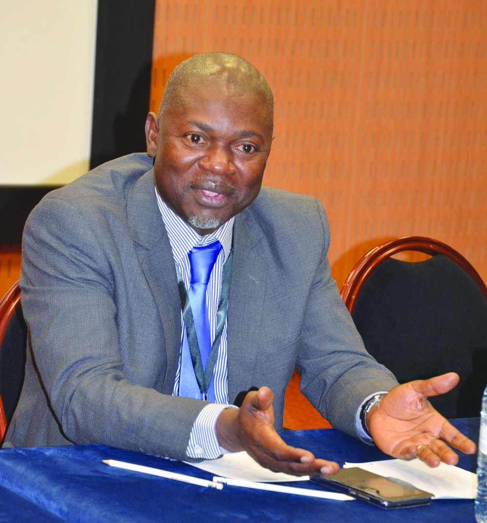 Pr. Manassé Aboya Endong, politologue, directeur exécutif du Groupe de Recherches sur le Parlementarisme et la Démocratie en Afrique.