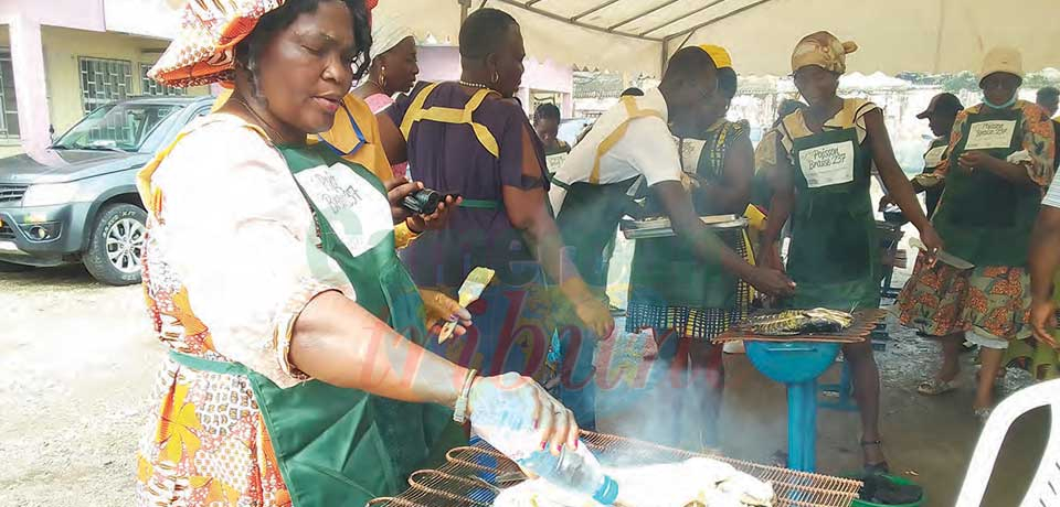 Poisson d’aquaculture : des « braiseuses » 2.0 à Douala