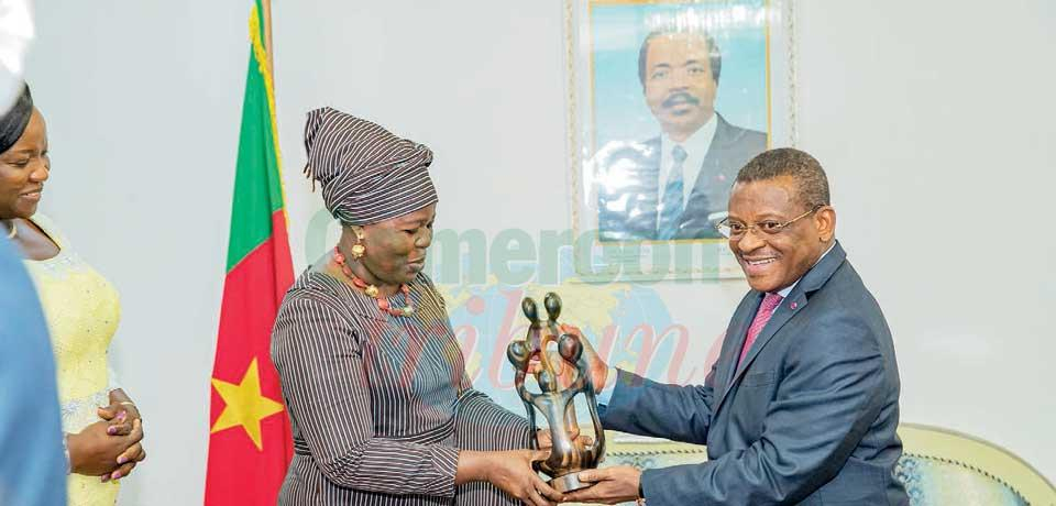 Envoyée spéciale du président Patrice Talon, Mme Mariam Chabi Talata Zime, vice-présidente de la République, a été reçue vendredi dernier, au nom du chef de l’Etat, par le Premier ministre, chef du gouvernement, Joseph Dion Ngute.