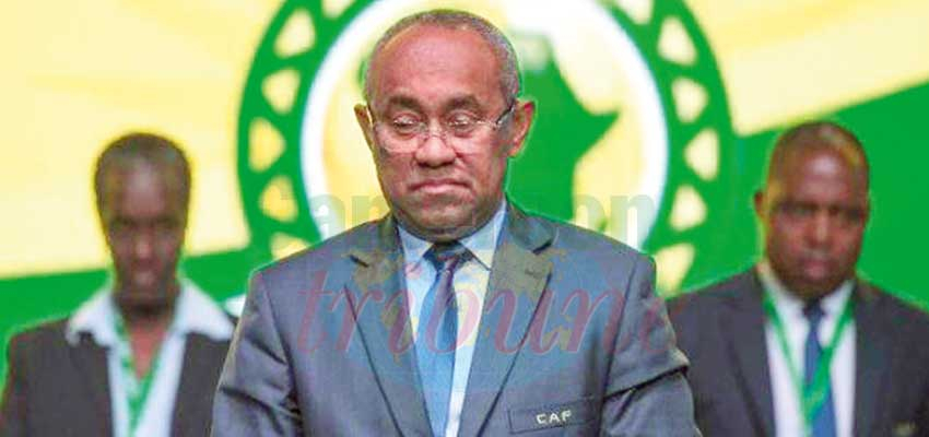 M. Ahmad a été interdit de toute activité liée au football pour cinq ans, pour des faits de mauvaise gouvernance notamment. L’intérim sera assuré par Constant Omari, premier vice-président. M. Ahmad a été interdit de toute activité liée au football pour cinq ans, pour des faits de mauvaise gouvernance notamment. L’intérim sera assuré par Constant Omari, premier vice-président.