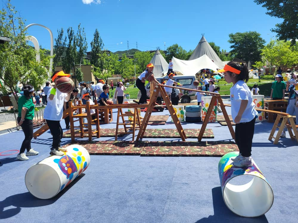 Les enfants au centre des attentions. Les enfants au centre des attentions.