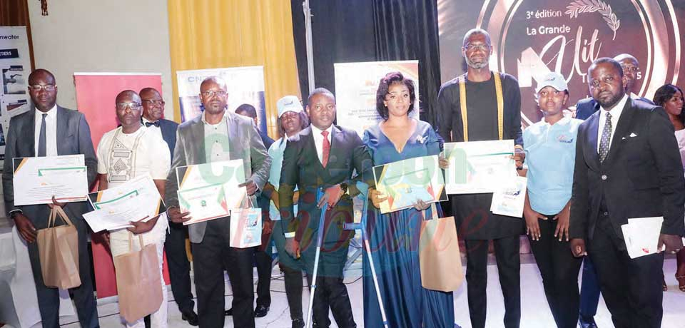 Fête du travail : pluie de récompenses à Yaoundé Fête du travail : pluie de récompenses à Yaoundé