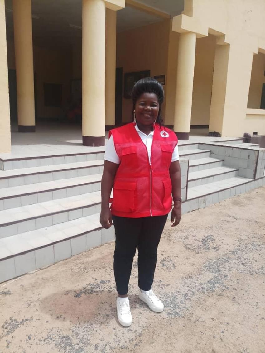 La présidente Cécile Akame Mfoumou de la CRC au secours des personnes sinistrées La présidente Cécile Akame Mfoumou de la CRC au secours des personnes sinistrées