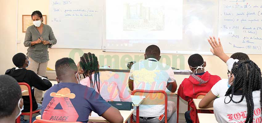 Salles de classe, aires de jeu, espaces collectifs : l’épreuve de la distanciation Salles de classe, aires de jeu, espaces collectifs : l’épreuve de la distanciation