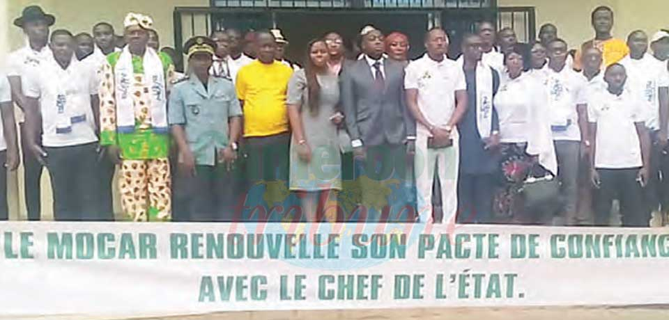 Ebolowa : les jeunes fêtent Paul Biya
