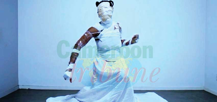 Art performance : cri de femmes