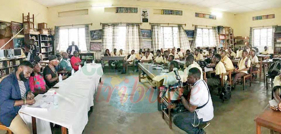 Les élèves du lycée de New Bell, sont attentifs au savoir.