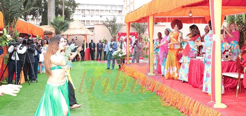 Le déjeuner-spectacle a été très apprécié par Mme Chantal Biya. Le déjeuner-spectacle a été très apprécié par Mme Chantal Biya.