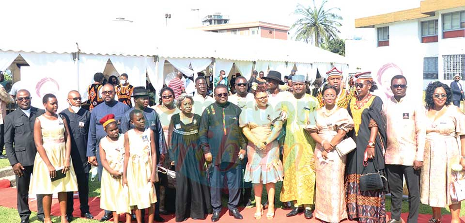 Simon Achidi Achu : l’hommage du Littoral