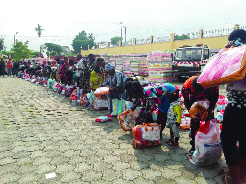 Presidential Largesse : Buea IDPs Receive Their Quota With Gratitude