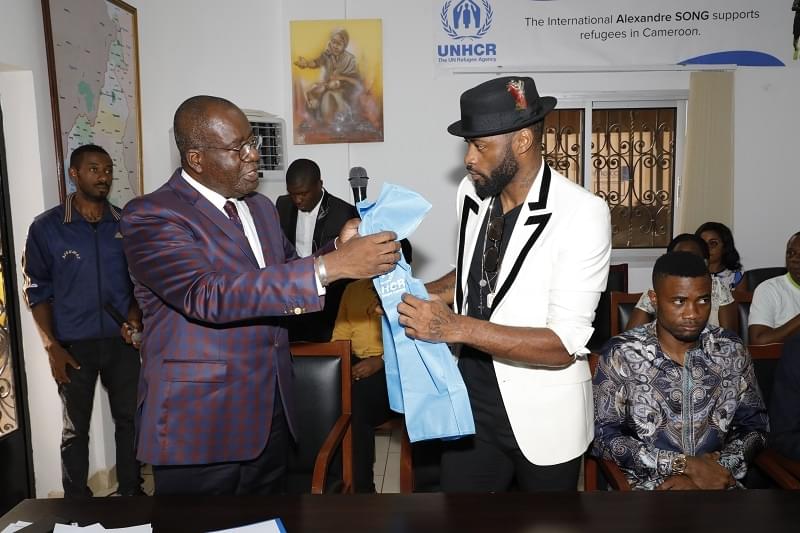 Soutien aux réfugiés: Alexandre Song honoré Soutien aux réfugiés: Alexandre Song honoré