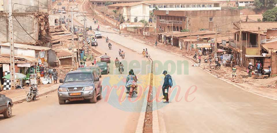 Yaoundé : enfin le bitume à Nkolmesseng