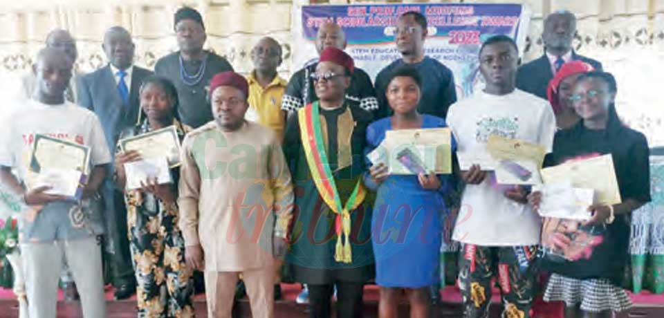 North West : Senator Mbofung Rewards Outstanding Students North West : Senator Mbofung Rewards Outstanding Students