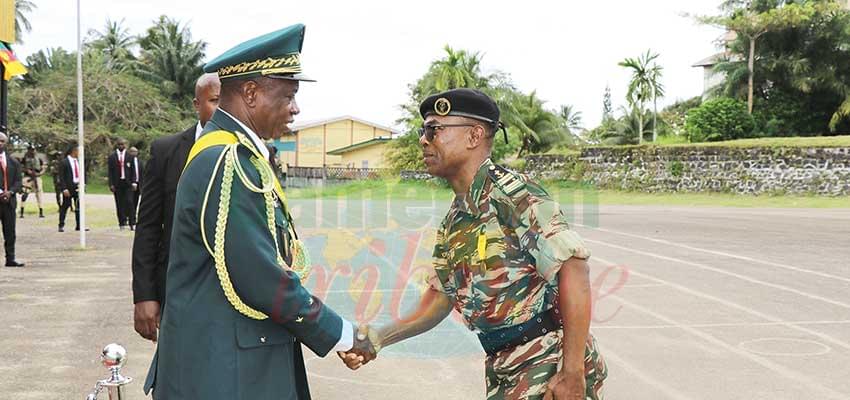 Le nouveau commandant de la base navale de Kribi félicité par le général Ezo’o Mvondo.