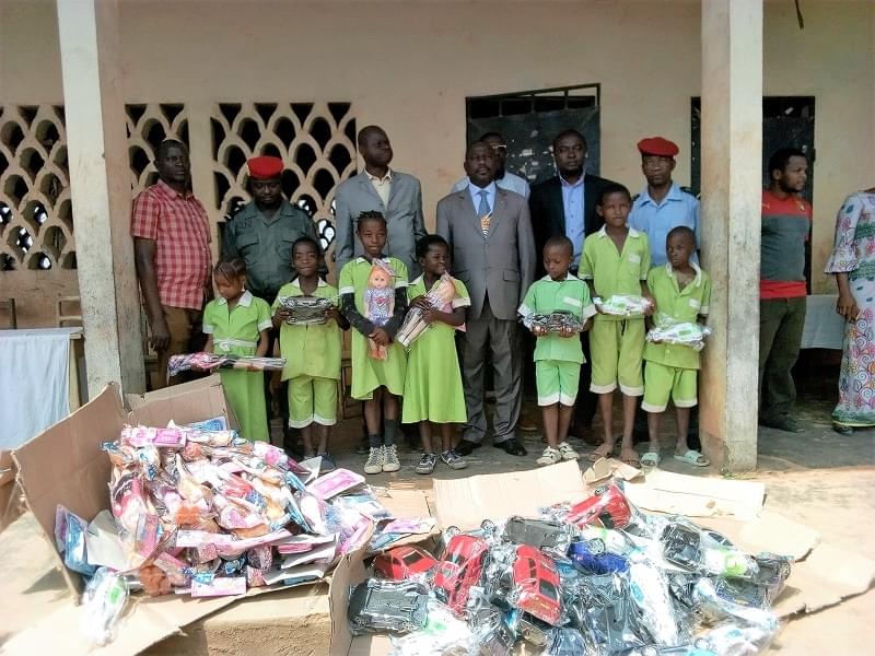 Fêtes de fin d’année: Sylvestre Naah Ondoua en père Noël Fêtes de fin d’année: Sylvestre Naah Ondoua en père Noël