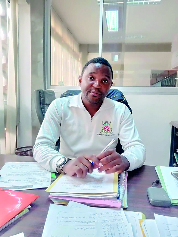 Serge Amougou Biwole, chef de Brigade propreté urbaine à la Communauté urbaine de Yaoundé. Serge Amougou Biwole, chef de Brigade propreté urbaine à la Communauté urbaine de Yaoundé.