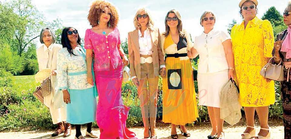 Cameroon’s First Lady honoured the invitation of Mme Brigitte Macron Friday to join her peers in visiting the “Place of Intimacy,” home to the Grand Trianon and Petit Trianon palaces, as well as the Queen’s Hamlet and a variety of ornamental gardens in th